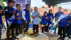 Warga Desa Danau Sadar Meriahkan HUT Partai Demokrat ke-23